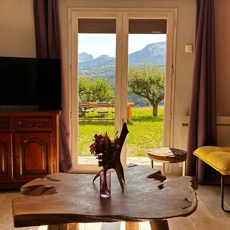 Joli Avec Superbe Extérieur * Jausiers